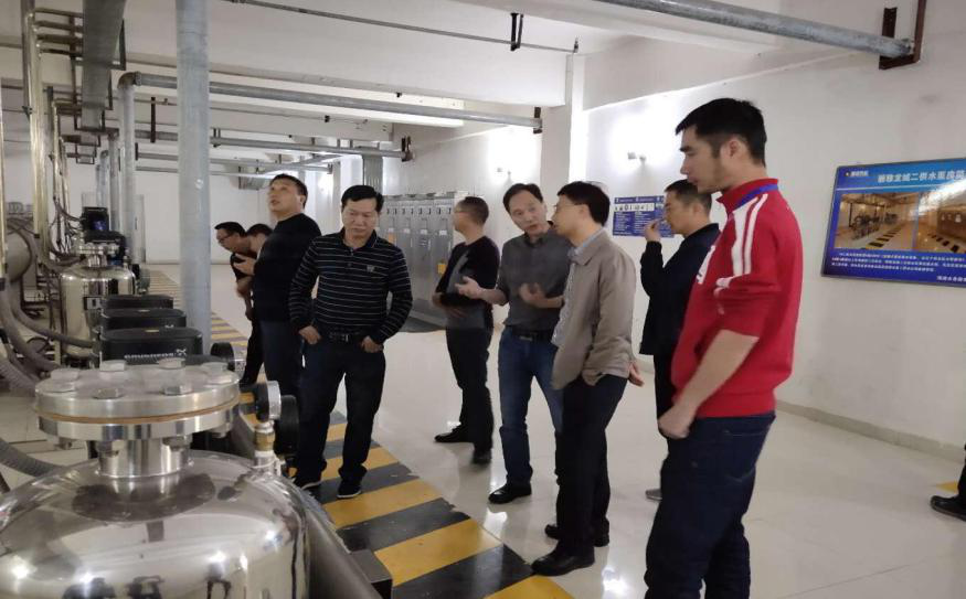 樂山市水務局總工程師馬杰率隊來二次供水公司進行交流學