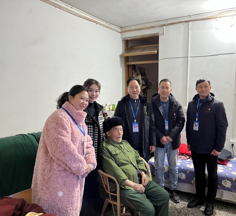節(jié)前慰問送溫暖,情系下渡口社區(qū)困難群眾