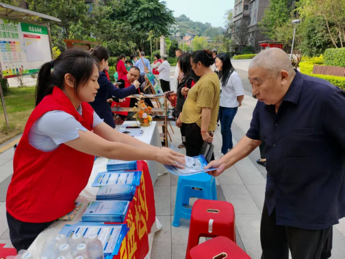 供水服務(wù)進(jìn)社區(qū) 水潤萬家暖民心