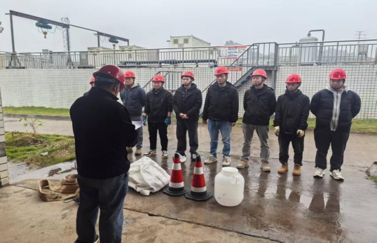 興文運(yùn)營(yíng)項(xiàng)目部開(kāi)展化學(xué)品泄漏應(yīng)急演練